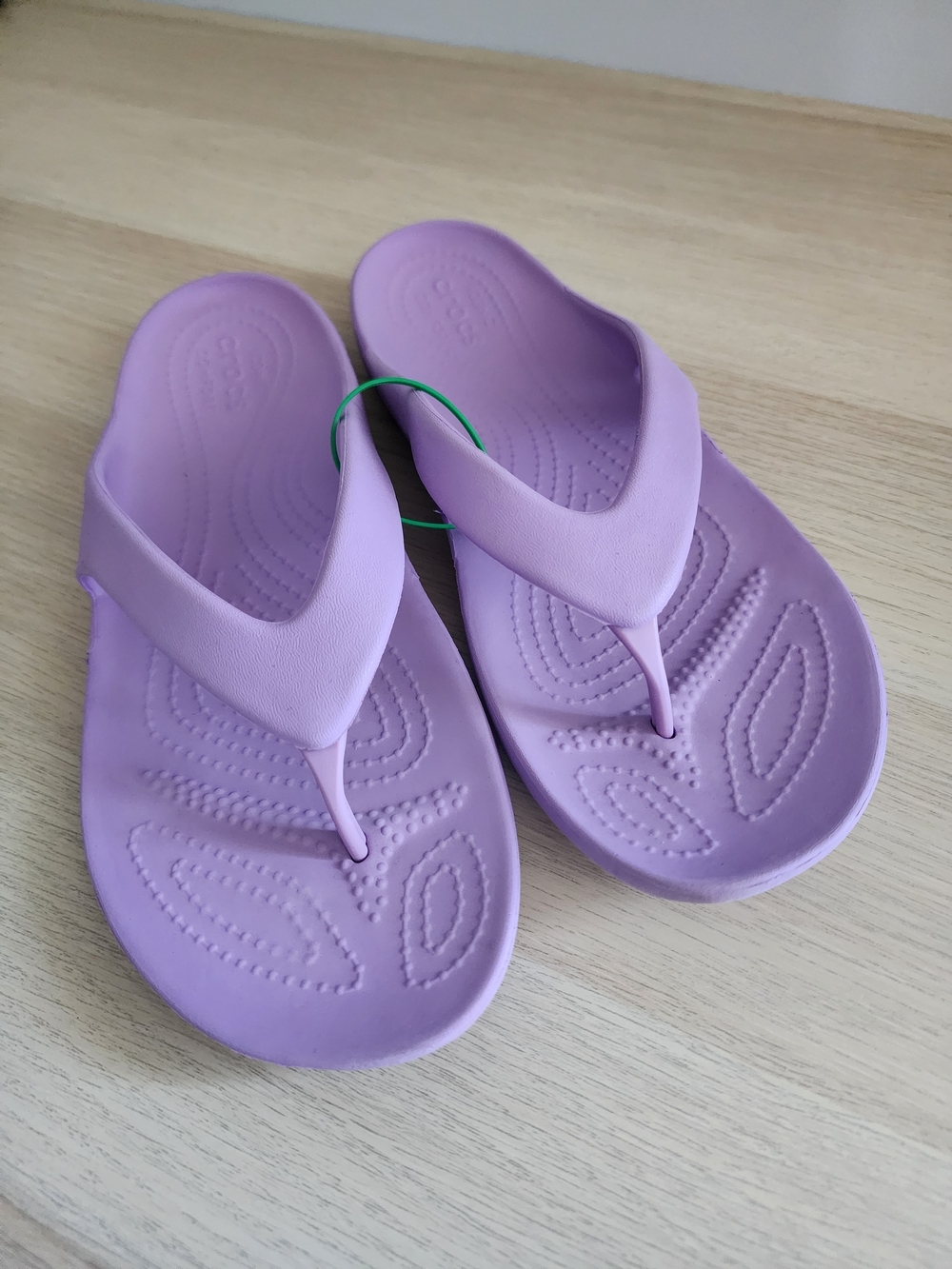 Crocs Women's Flip Flop Sandals Lavender Purple Size W9 Thong Slip-On
